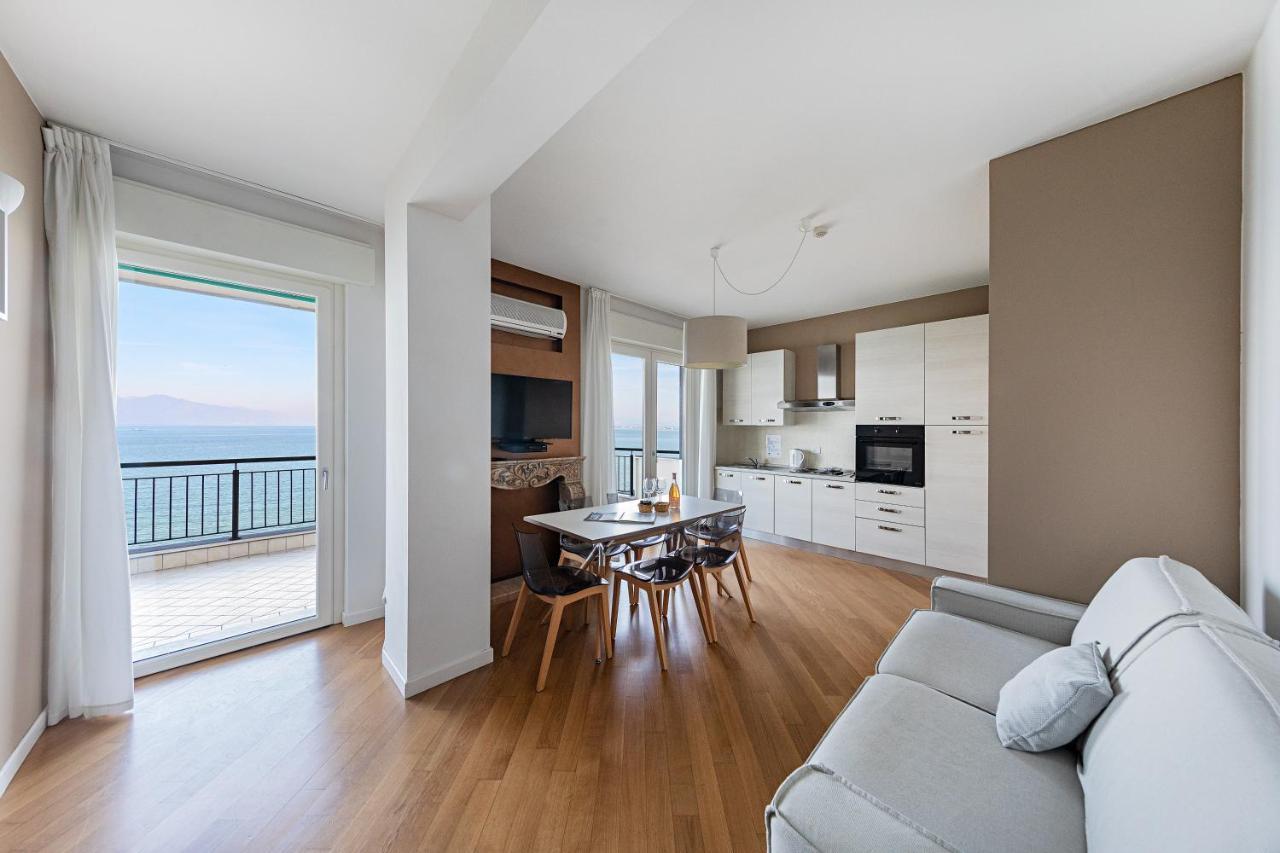 Residenza Miralago By Wonderful Italy Desenzano del Garda Exterior foto