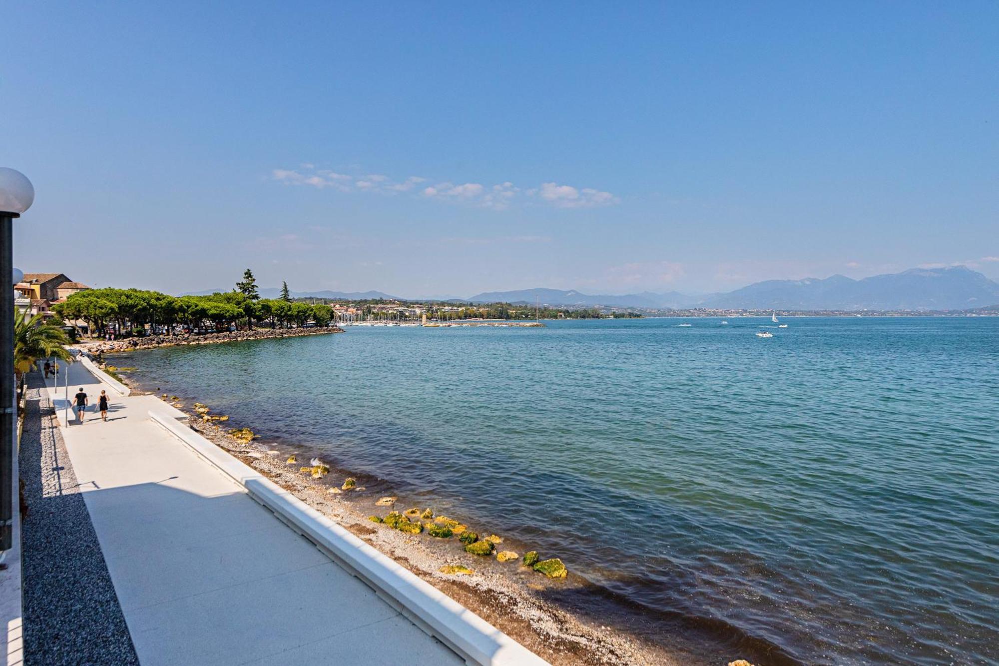 Residenza Miralago By Wonderful Italy Desenzano del Garda Exterior foto